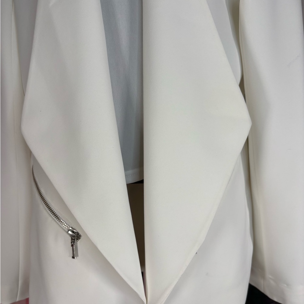 Trouve White Draped Open-Front Blazer with Zip Detail - Picture 3 of 15